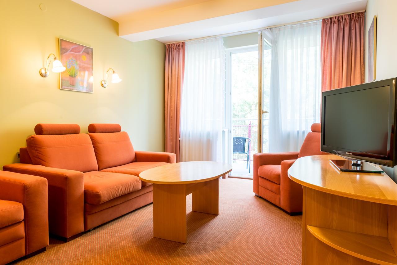 Melodia Hotel Jurata Kültér fotó