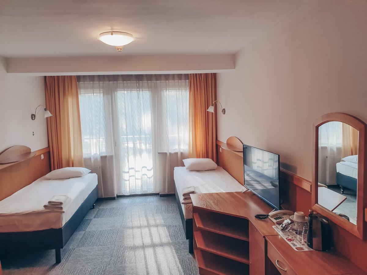 Melodia Hotel Jurata Kültér fotó